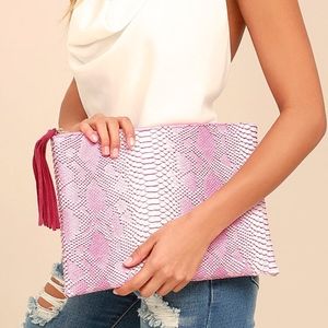 ❤️ NWT SULTRY SIDEWINDER PINK SNAKE PRINT CLUTCH